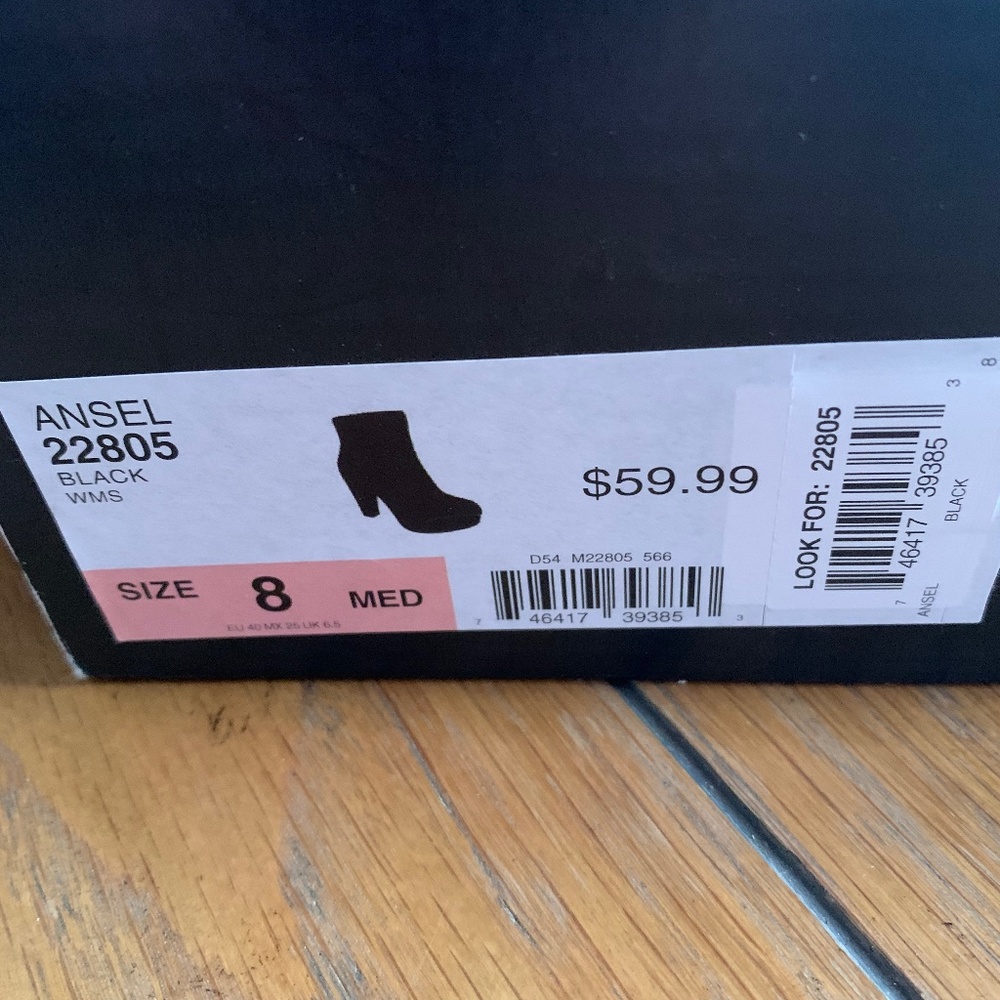 Suede zip up shoes